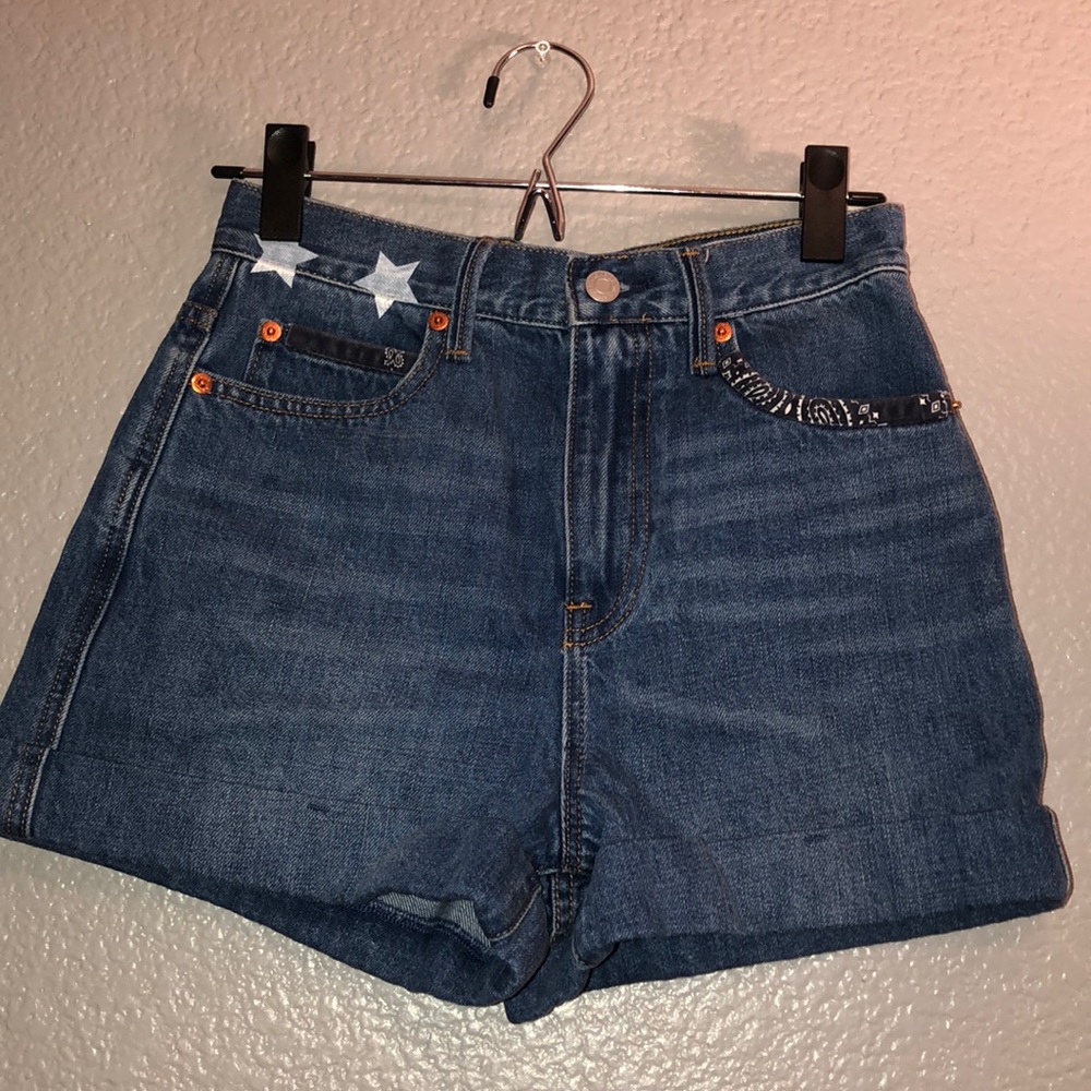 Gap shorts